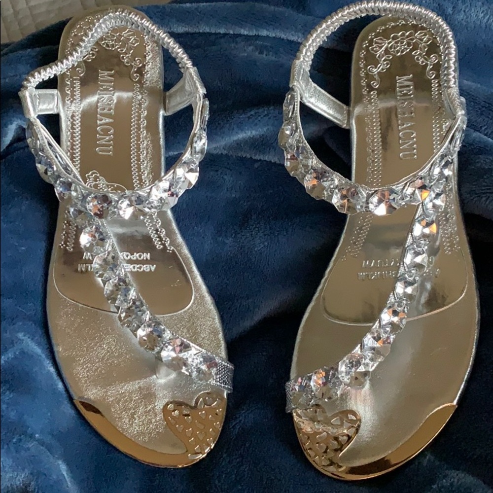 Sz 38 Meishacnu party sandals; wedge detail.
